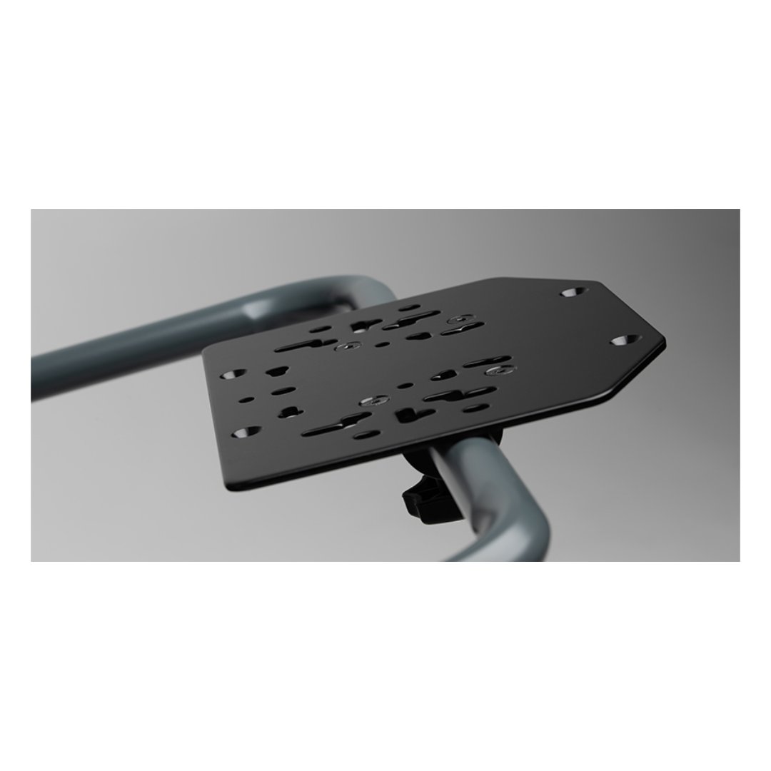 Next Level Racing F-GT Lite Carbon Grey Cockpit – תושבת – מבט מקרוב